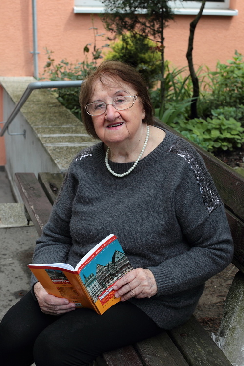 Pani Lujza celý život pracovala ako šéfka knižnice na Prírodovedeckej fakulte UK.