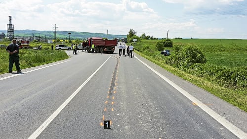 Pri Rapovskej križovatke sa zrazila tatrovka s dvomi autami.