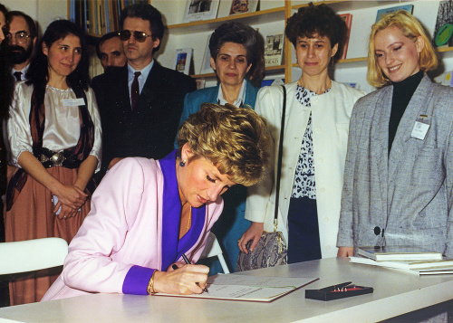 V mestskej knižnici v Bratislave otvárala oddelenie pre nevidiacich.
