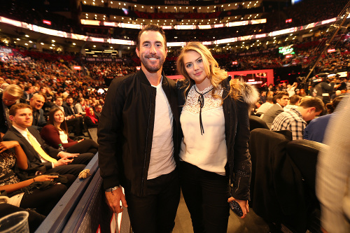 Kate a Justin sa verejným podujatiam nevyhýbali. Najčastejšie navštevovali zápasy NBA.