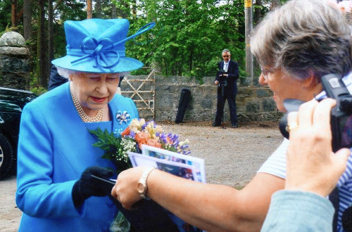 Po prvý raz sa fotografka stretla s kráľovnou Alžbetou II. v roku 2005.