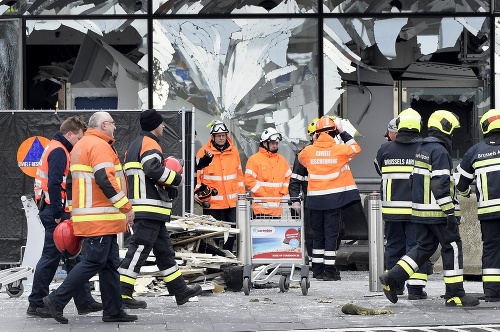 Teroristický útok v Bruseli si vyžiadal 35 obetí.