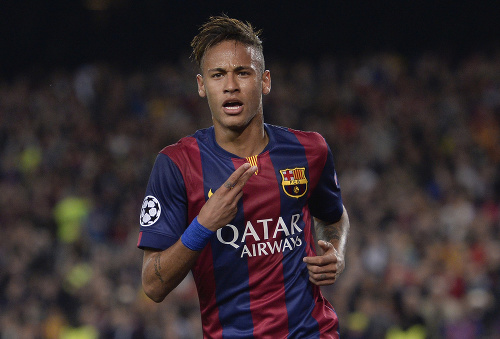 Hráč FC Barcelony Neymar sa raduje po góle.