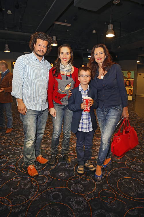 Do kina zavítala aj Karin Majtánová s deťmi a priateľom Petrom.