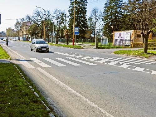 Na tomto priechode pre chodcov auto zrazilo Mirka (13).