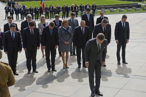 Politici si uctili 71. výročie oslobodenia Bratislavy.