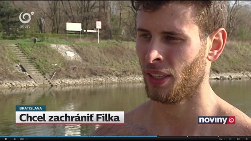 Kondičný tréner Martin Tham (23) bol už vo vode, keď mu ekonóm zmizol pred očami.