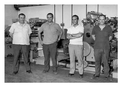 Giuseppe, Umberto, Franco Cosimo a Benito Panini (zľava) na zábere z roku 1966. Franco Cosimo a Benito Panini (zľava) na zábere z roku 1966.