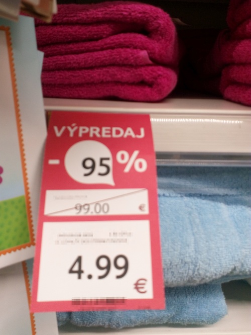 Uterák zlacnili z 99 € na 4. 99 €. 