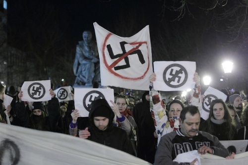 Protest proti fašizmu - 1 000 ľudí.