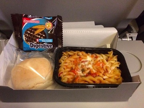 Jedlo v lietadle je naozaj rôzne. 
