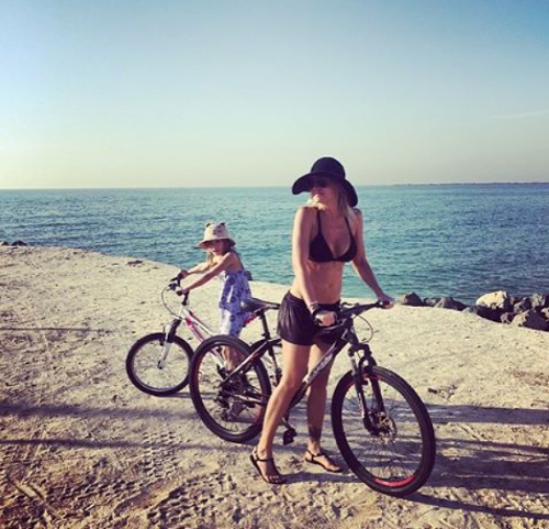 Dara s Lolou na bicykloch.