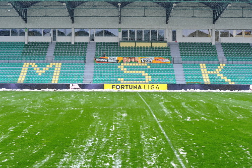 Na snímke sneh na hracej ploche na štadióne v Žiline pred zápasom 21. kola futbalovej Fortuna ligy MŠK Žilina - AS Trenčín.