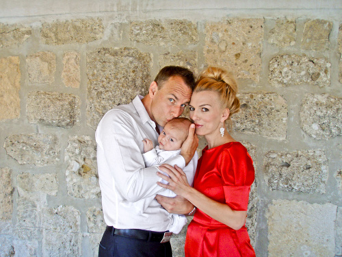 Švajdovi a Puškárovej sa vo februári 2010 narodil synček Leonard.