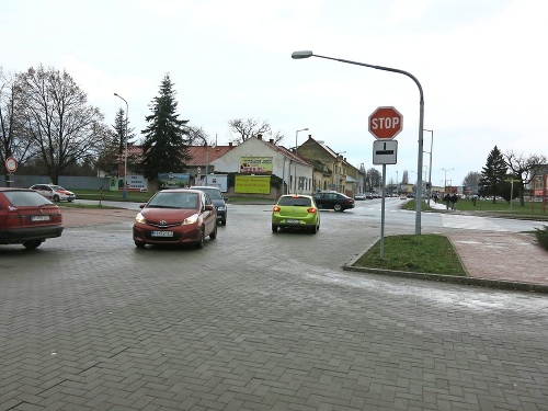 Na križovatke ulíc Duklianska-Obchodná plánujú kruháč.