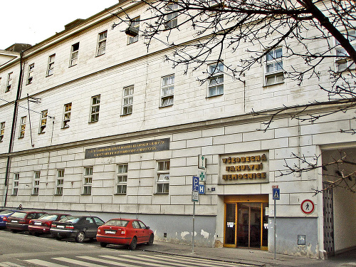 Zoslabnutého speváka liečia na hematológii v Prahe.