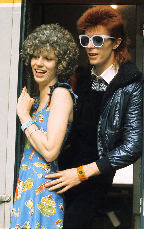 Bowie v 70-tych rokoch s manželkou Angelou.