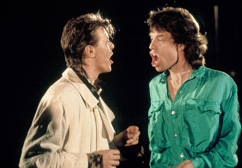 David Bowie a Mick Jagger v pesničke Dancing In The Street.
