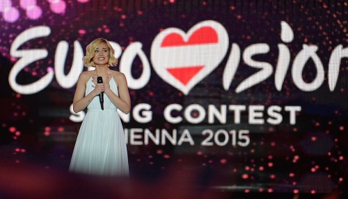 Na snímke Polina Gagarinová z Ruska vystupuje s pesničkou A Million Voices počas finále súťaže Eurovision Song Contest 23. mája 2015 vo Viedni. 