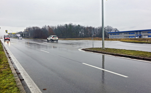 Opitý Rastislav zastavil Volkswagen so 4 mužmi na ceste v Žiari nad Hronom.