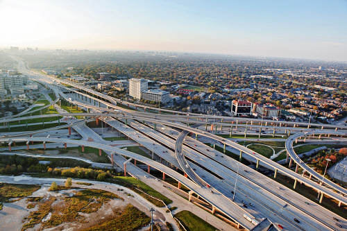 USA: Stavali najmä v čase krízy. Podpísali sa aj pod Skyway Bridge v Chicagu.