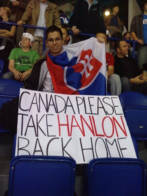 "Kanaďania, vezmite prosím Hanlona späť domov," želal si Marián v Košiciach. Kanadskí hráči ho nevypočuli.