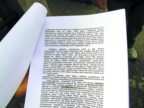 Inkriminovaný dokument, ktorý obviňuje rektora Ivana Kneppa z podplácania. 