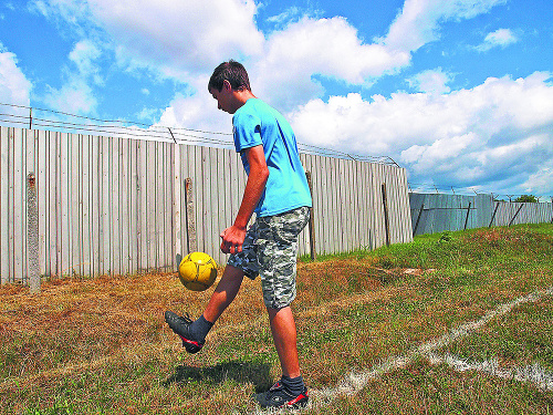 Ara (14) z Arménska je talentovaný futbalista. V utečeneckom tábore sa ocitol s matkou a dvoma bratmi. 