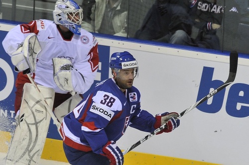 Pavol Demitra sa s reprezentáciou rozlúčil v osemfinálovom zápase E-skupiny MS s Dánskom.