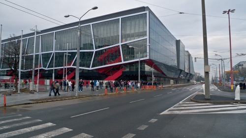 Počas Majstrovstiev sveta v hokeji budú v Bratislave platiť viaceré dopravné obmedzenia.