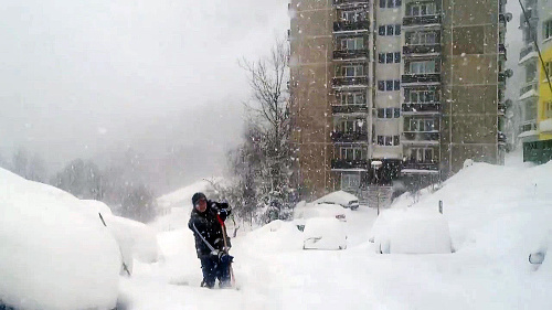 V Čadci napadalo vo štvrtok až 60 cm snehu.