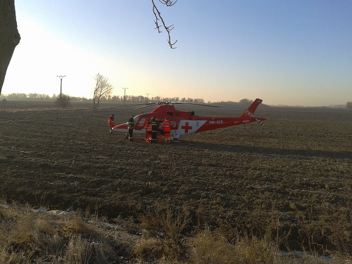 Mladá vodička bola vrtuľníkom prevezená na ošetrenie na bratislavské Kramáre.