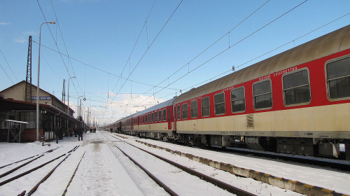 Z ležadlového vozňa sa nakoniec vykľul vozeň reštauračný.