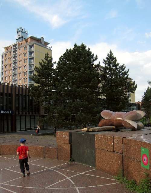 Lenina na námestí v Banskej Bystrici vymenil špekáčik.