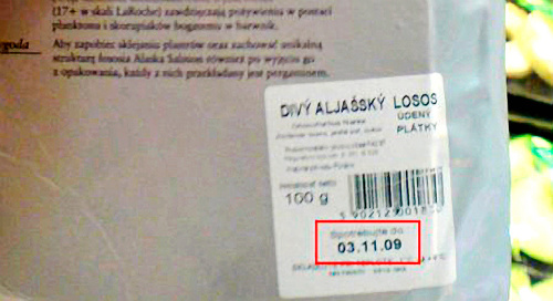 Lososa s trvanlivosťou do novembra 2009 predávali v akcii ešte aj v marci 2010.