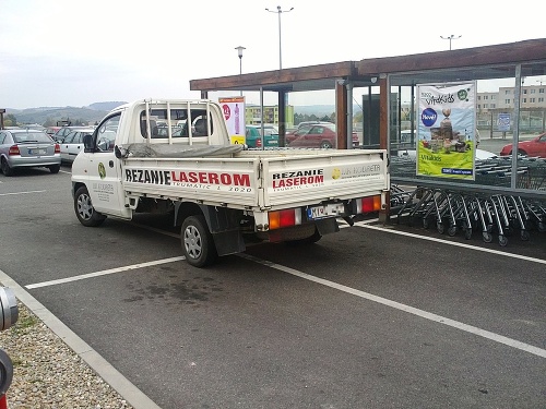 Čím viac voľných parkovacích miest, tým väčšia arogancia šoférov...