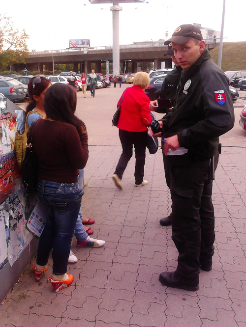 Na pochybných "hluchonemých" si posvietili aj policajti, často to však končí len pokutou.