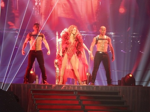 Jennifer Lopez predviedla šou plnú svetiel a kostýmov.