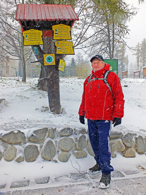 „Sme tu na dovolenke, zima nás neprekvapila, boli sme pripravení,“ hovorí turista Oldřich Bohunek (66) z Valašského Meziříčí.