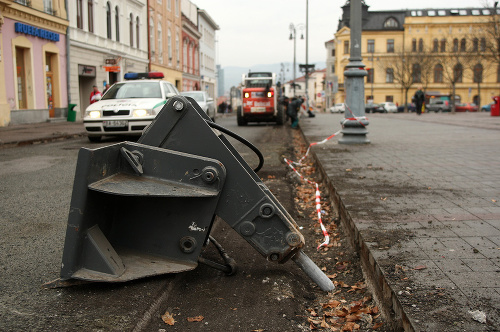 S prácami na Námestí Štefana Moyzesa začali robotníci tento mesiac. Rekonštrukciou prejdú povrchy ako dlažobné kocky či konštrukcie odtokov.