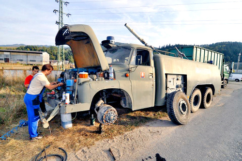 Partia chlapov auto opravovala takmer rok.