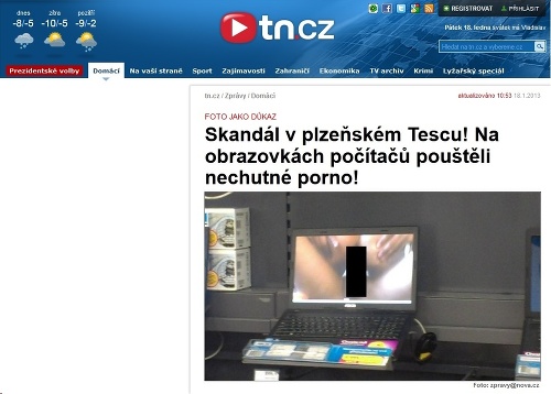 Na vystavených počítačoch v supermarkete bežalo tvrdé porno.