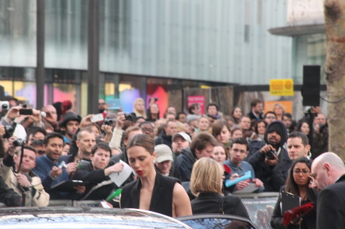 Rebecca Hall je v Anglicku veľmi populárna.