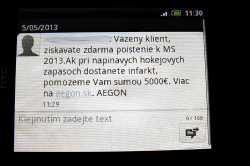 Takáto SMS prišla klientovi poisťovne.