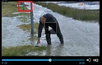 ... o niekoľko minút sa hlási v druhom živom vstupe. Kameň je zaplavený, no až o niekoľko metrov ďalej od lavičky.