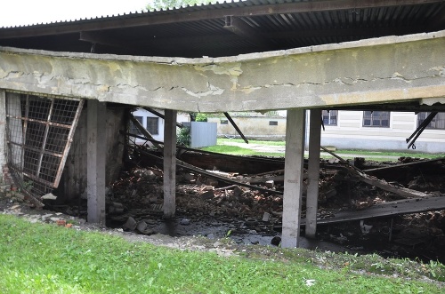 V košickej mestskej časti Šaca podmočilo budovu a došlo k jej deštrukcii.