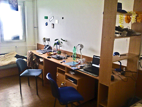 Roman (21) býva v Prahe v tejto izbe.