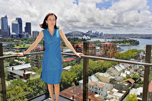 Zuzana Lenartova sa v Sydney stala známou učiteľkou hry na klavír. Neskôr založila vlastnú hudobnú školu.