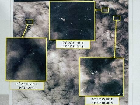 Satelitné snímky ukazujú umiestnenie potenciálnych objektov súvisiacich s hľadaním letu Malaysia Airlines MH370.