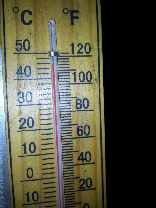 Ortuť teplomera, ktorý nám zo svojej práce poslal čitateľ, prekročila hranicu 40 °C.